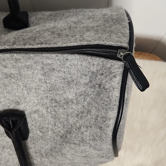 Kenneth Cole gray wool oversized weekend/duffel bag - Picture 6 of 10